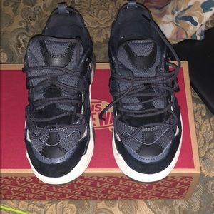 Black vans tennis shoes